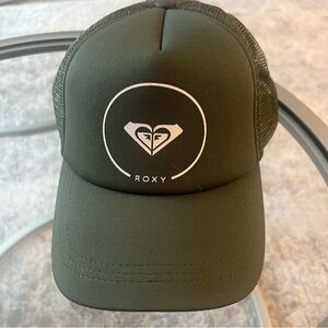 ROXY Truckin Womens Trucker Hat. NWOT army green